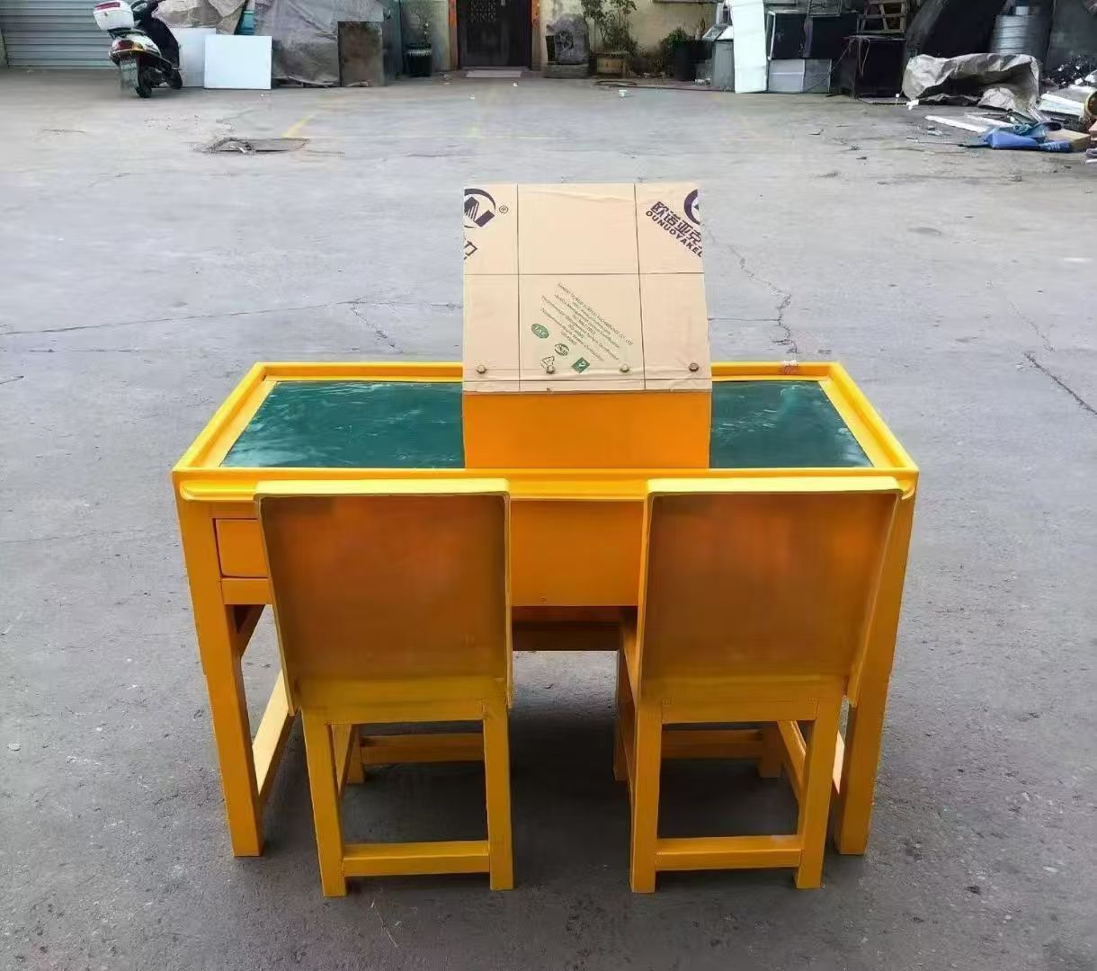 嵊泗防静电导通桌井下煤矿火工品发放桌：危险品流转的安全守护者